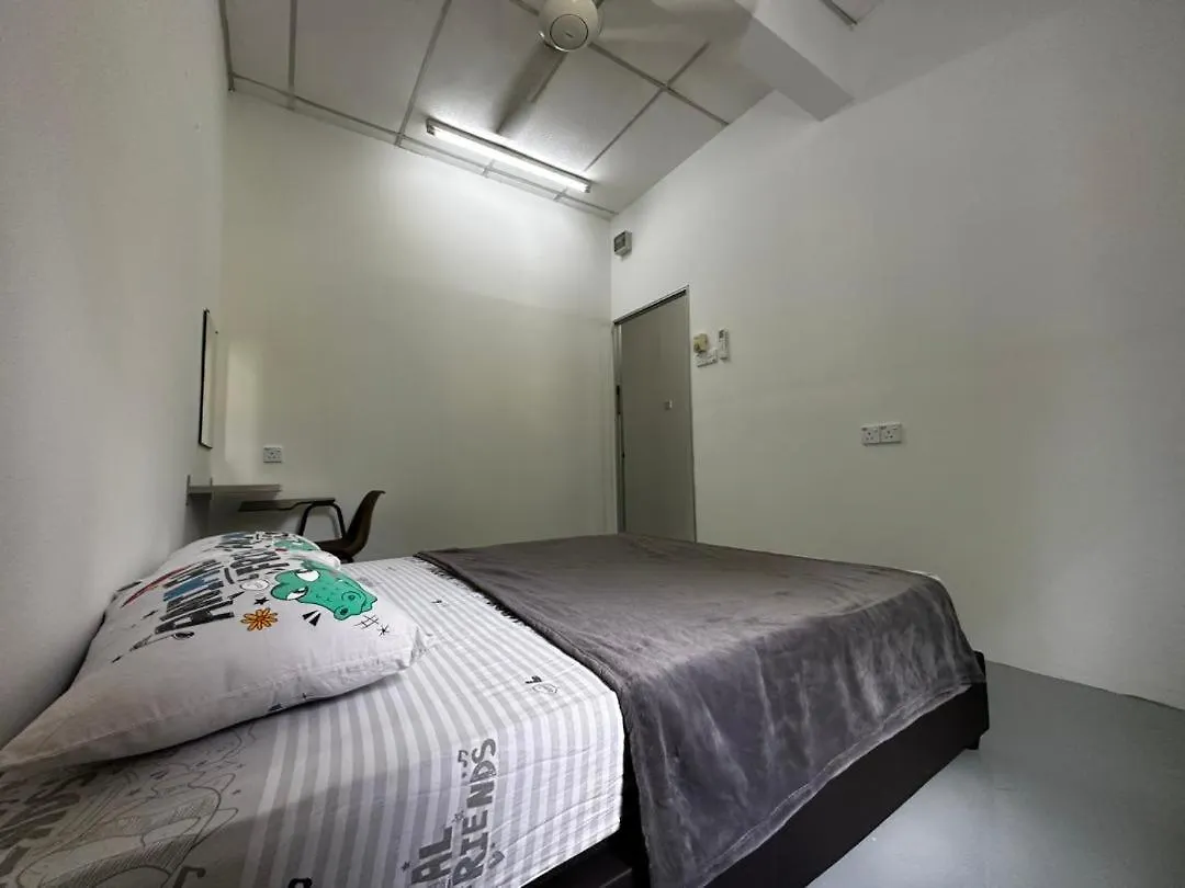 Jiaxin Dormitory-Setia Indah 家馨青年旅宿 Johor Bahru 0*,  Malaysia